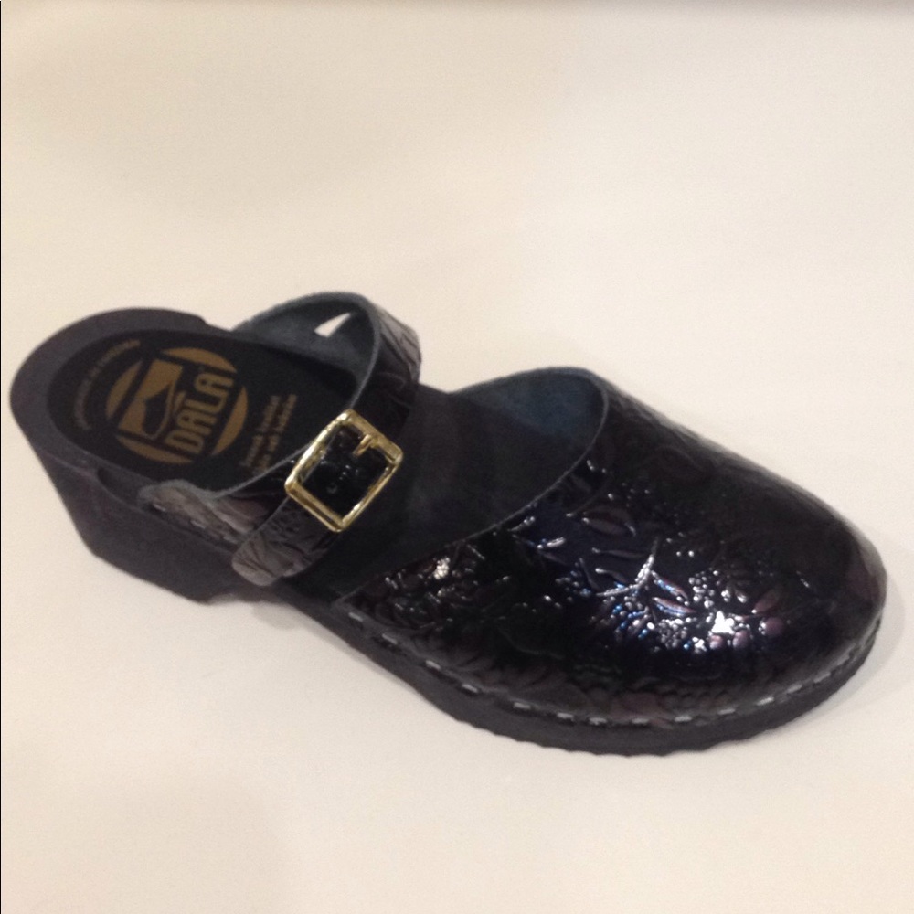 Dala Clog Copper Raisin Embossed Patent Leather